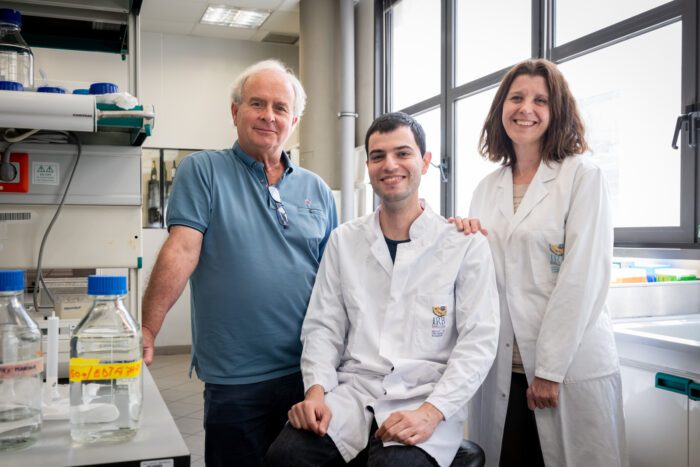 3. (Left to right): Manuel Palacin, Josep Rullo-Tubau and Paola Bartoccioni, also involved in the study.  All from IRB Barcelona.  Credit: IRB.