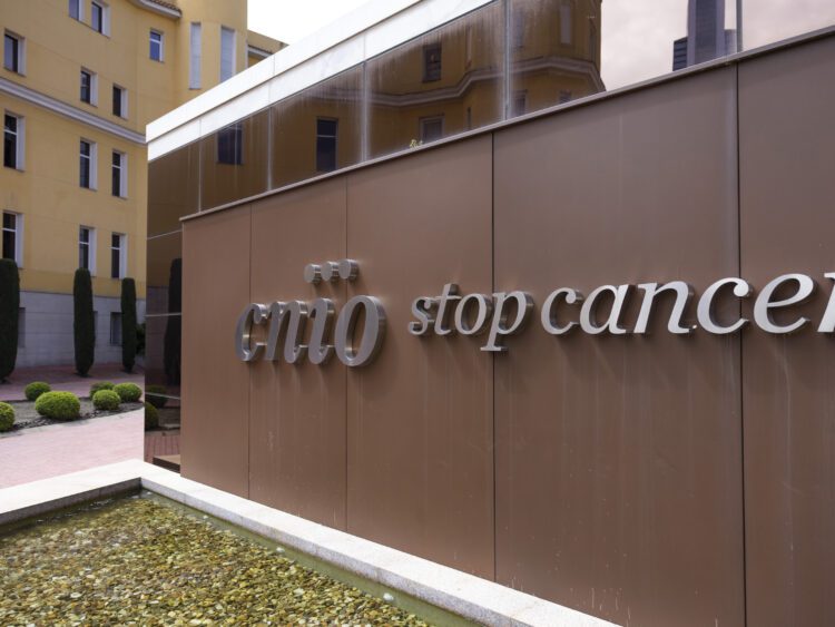 Fachada CNIO Fuente / Laura M. Lombardía. CNIO